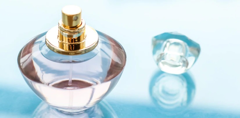 pink-perfume-bottle-glossy-backg (1)